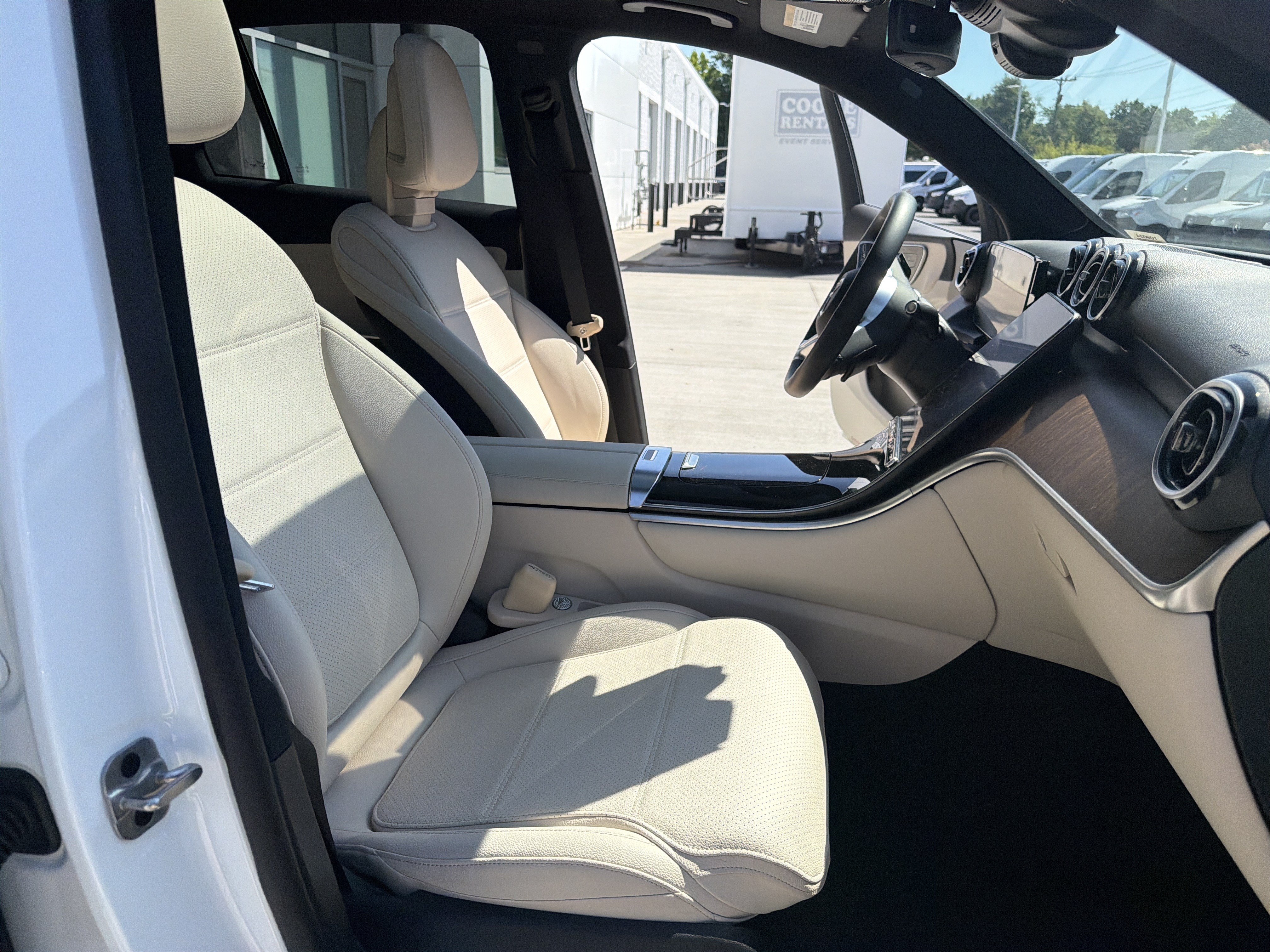 Certified 2025 Mercedes-Benz GLC 300 4MATIC image 35