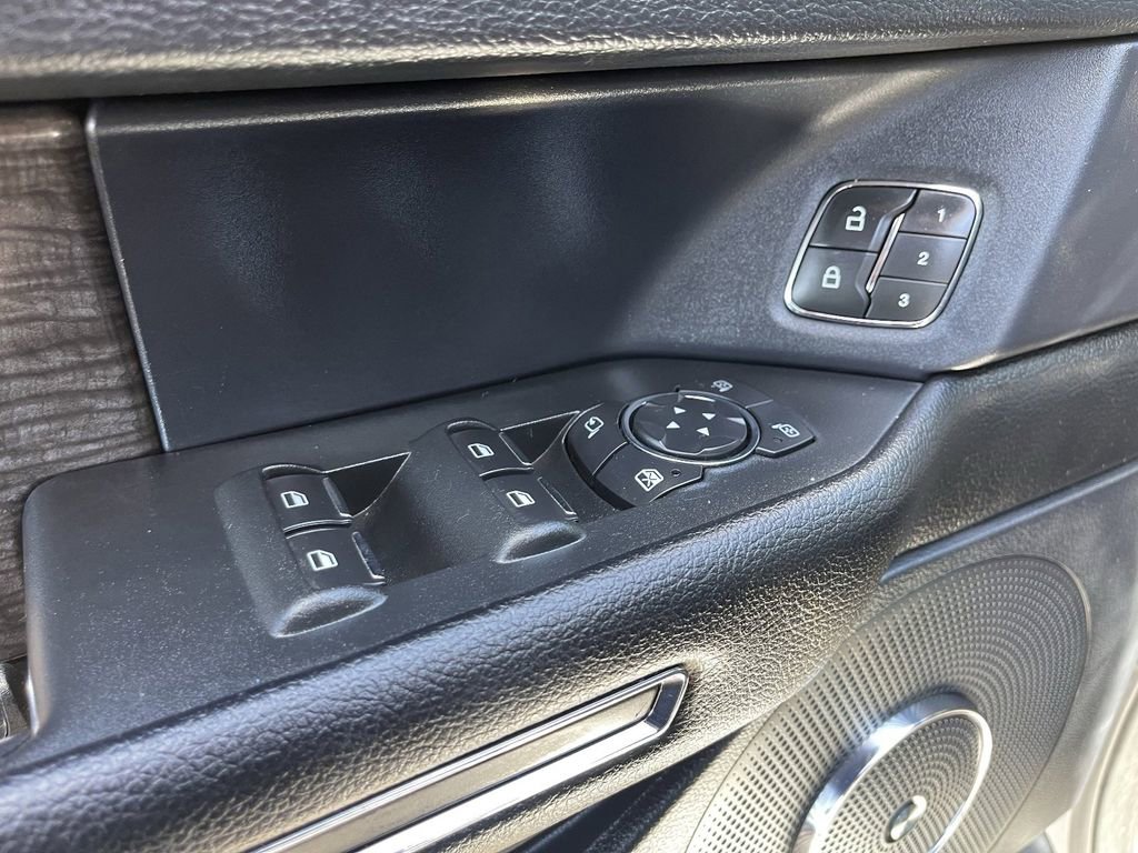 Used 2020 Ford Expedition Limited image 22