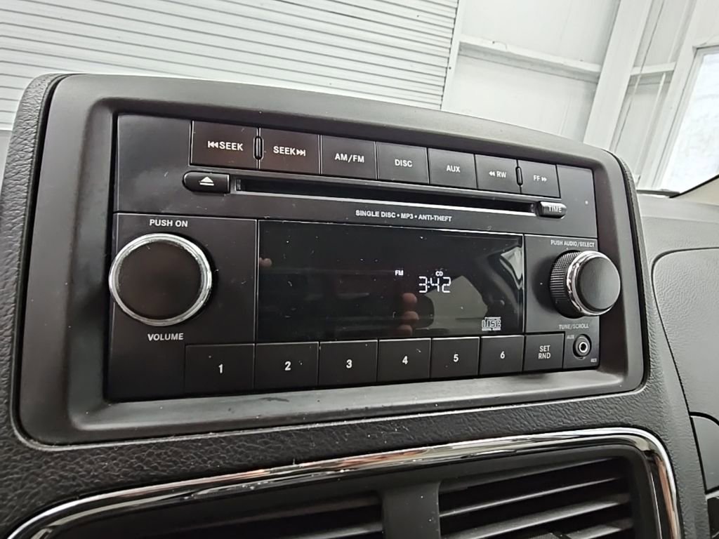 Used 2013 Dodge Grand Caravan SE image 13