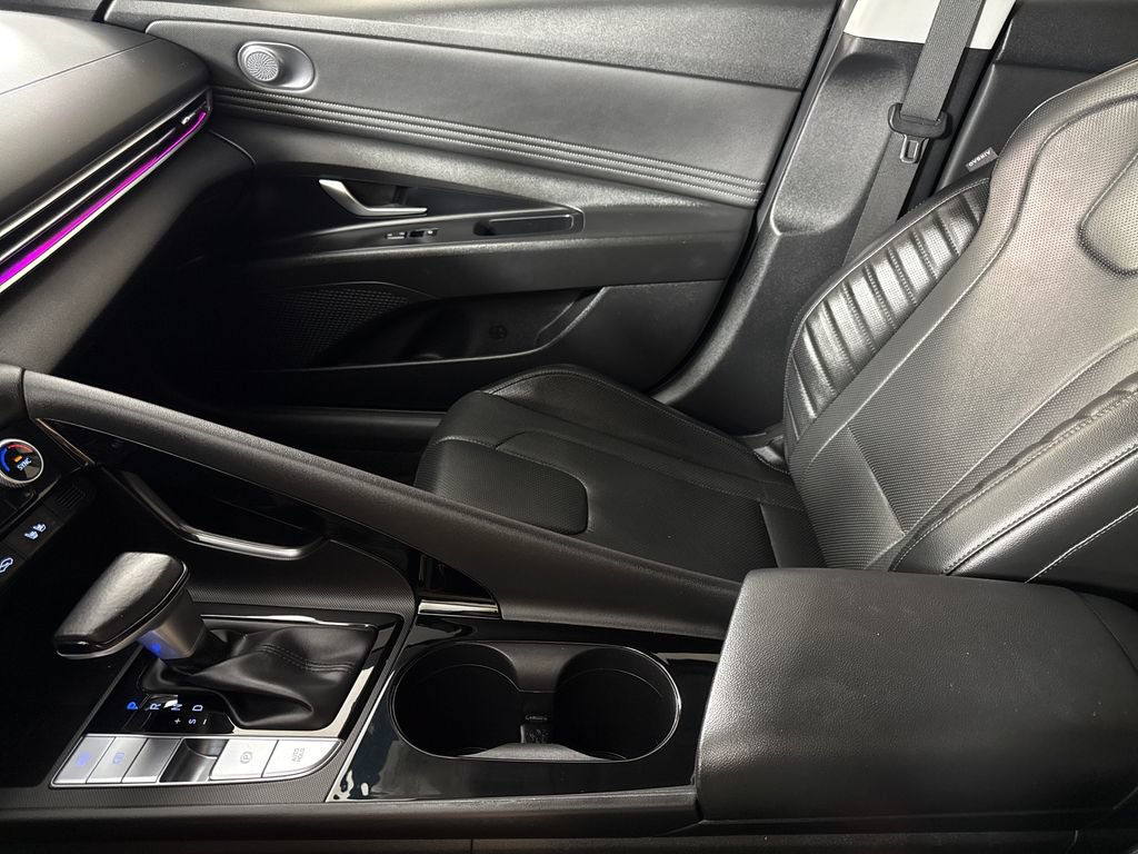 Certified 2023 Hyundai Elantra Limited FWD image 22