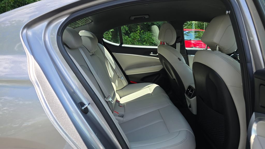 Used 2023 Genesis G70 2.0T AWD/4WD image 12