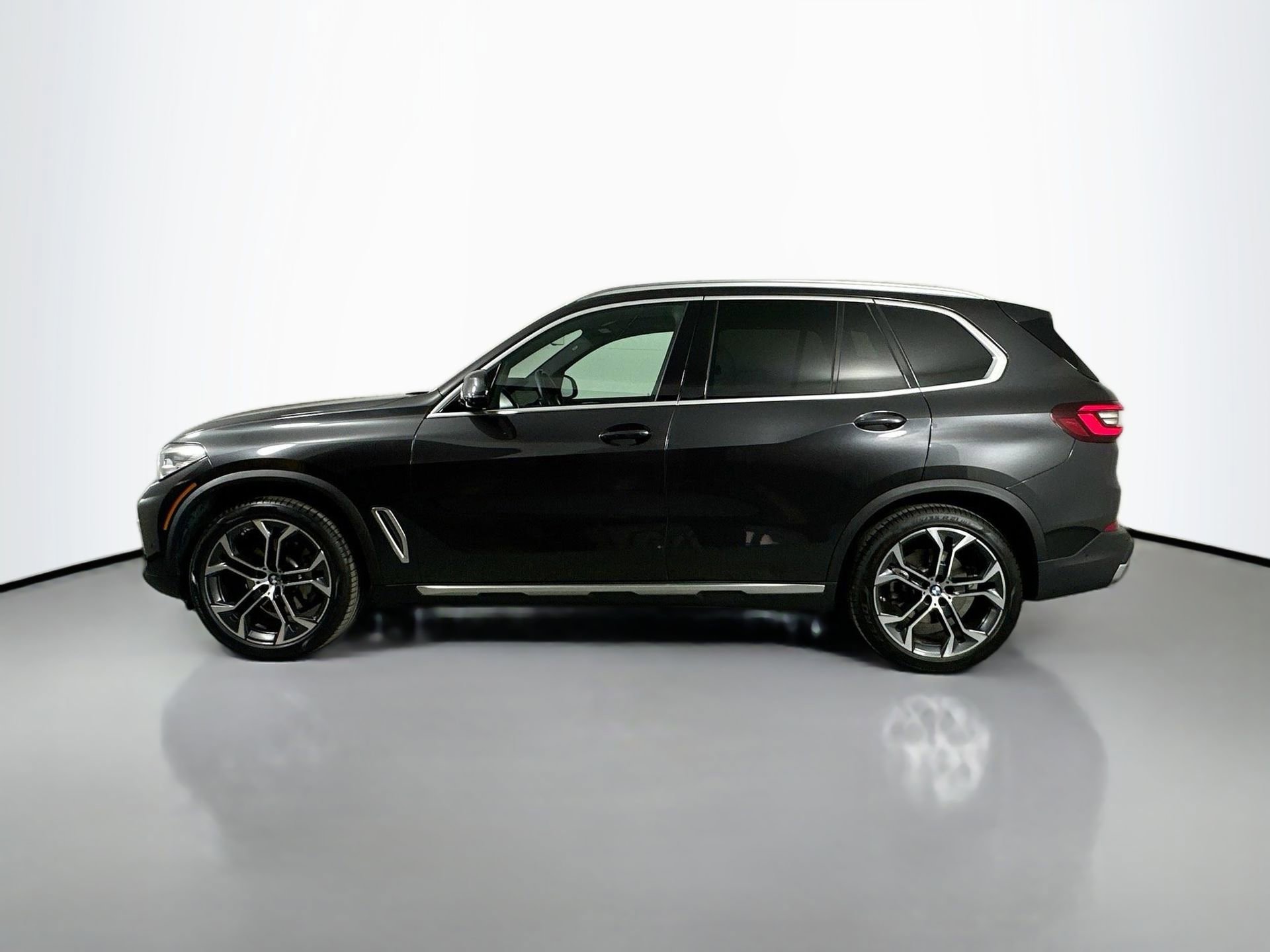 Certified 2023 BMW X5 xDrive40i w/ Premium Package image 9