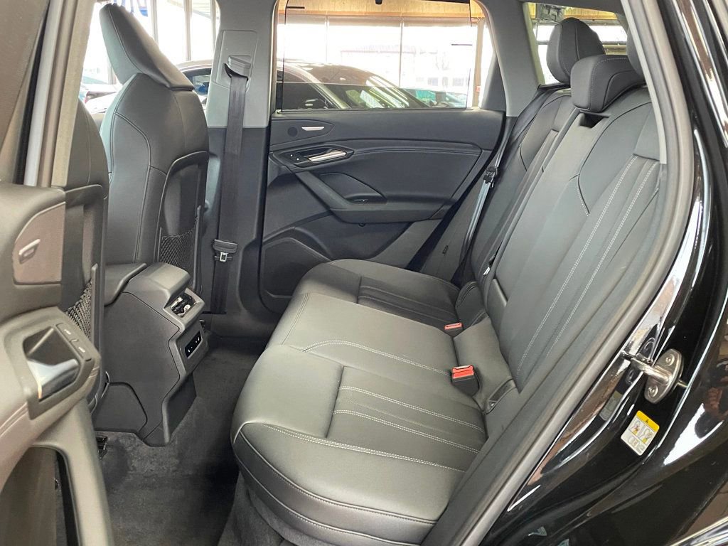 Used 2025 Audi Q6 e-tron Premium Plus w/ Premium Plus image 18