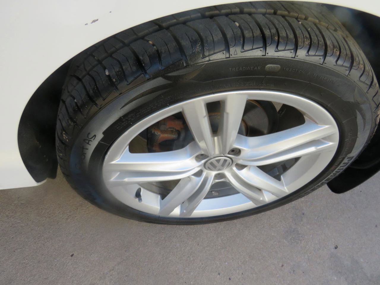 Used 2013 Volkswagen Passat TDI SEL Premium image 25