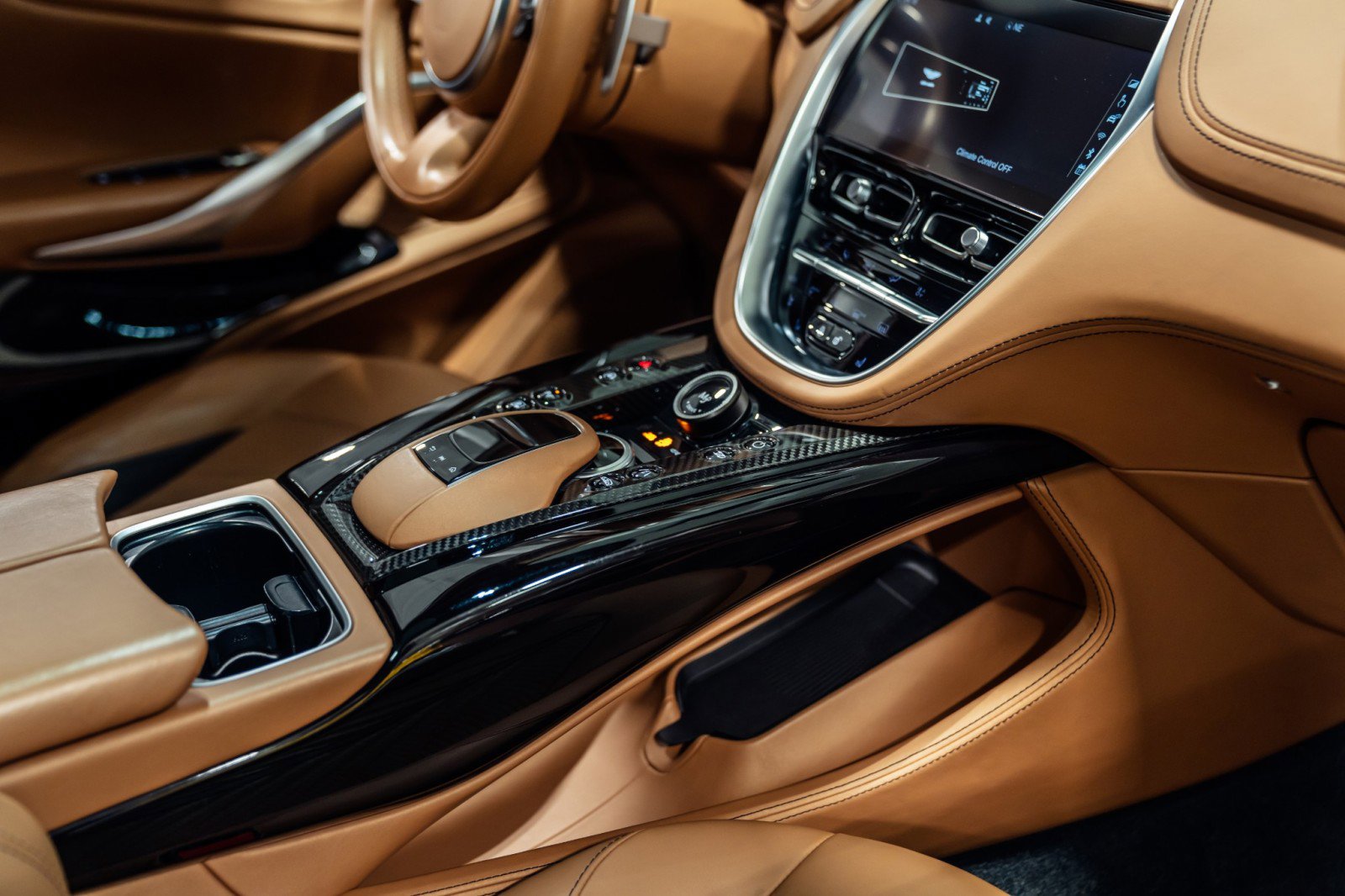 Used 2023 Aston Martin DBX 707 image 20