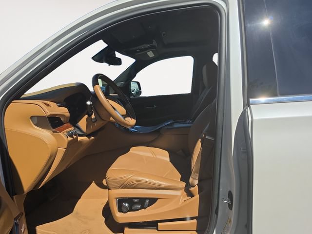 Used 2017 Cadillac Escalade Platinum AWD/4WD image 11