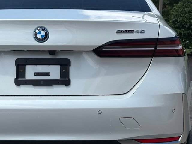 Used 2024 BMW i5 eDrive40i w/ Premium Package RWD image 7