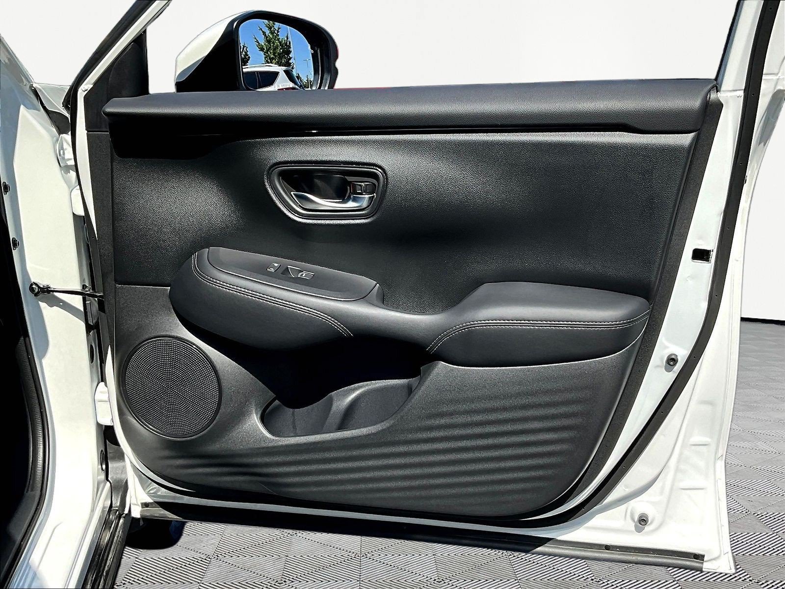 Certified 2026 Honda HR-V EX-L image 28