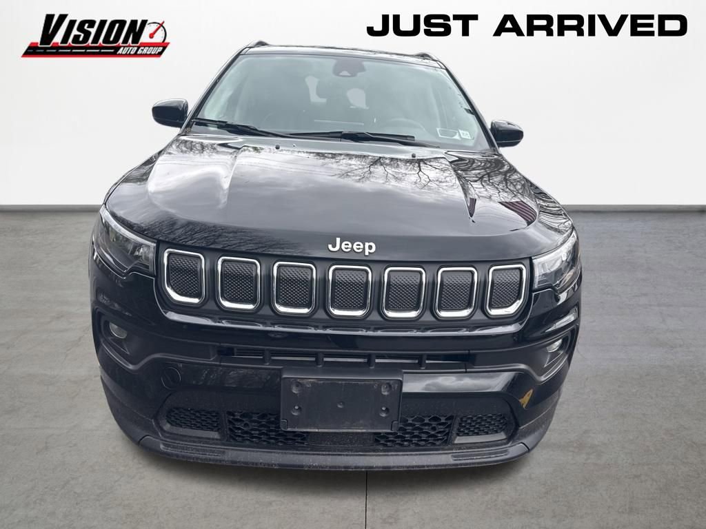 Used 2022 Jeep Compass Latitude w/ Convenience Group AWD/4WD image 2