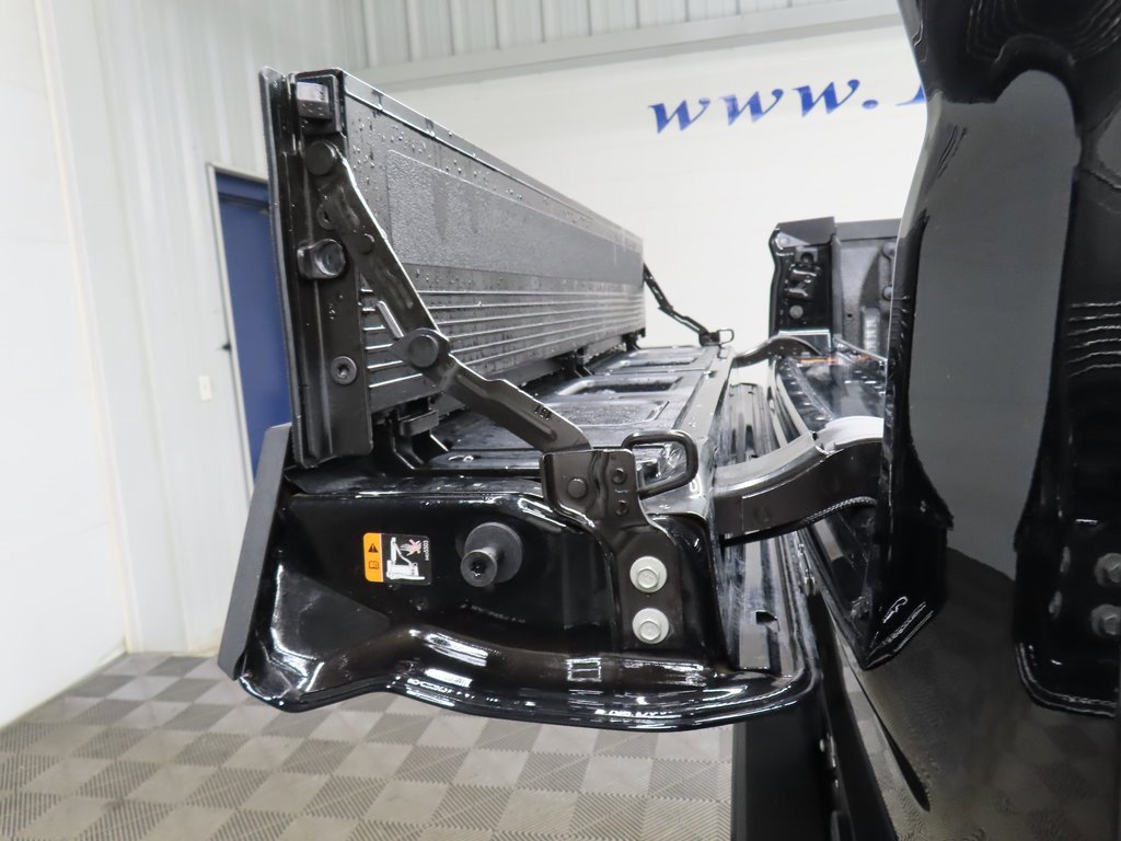 Used 2025 GMC Sierra 2500 AT4X image 42