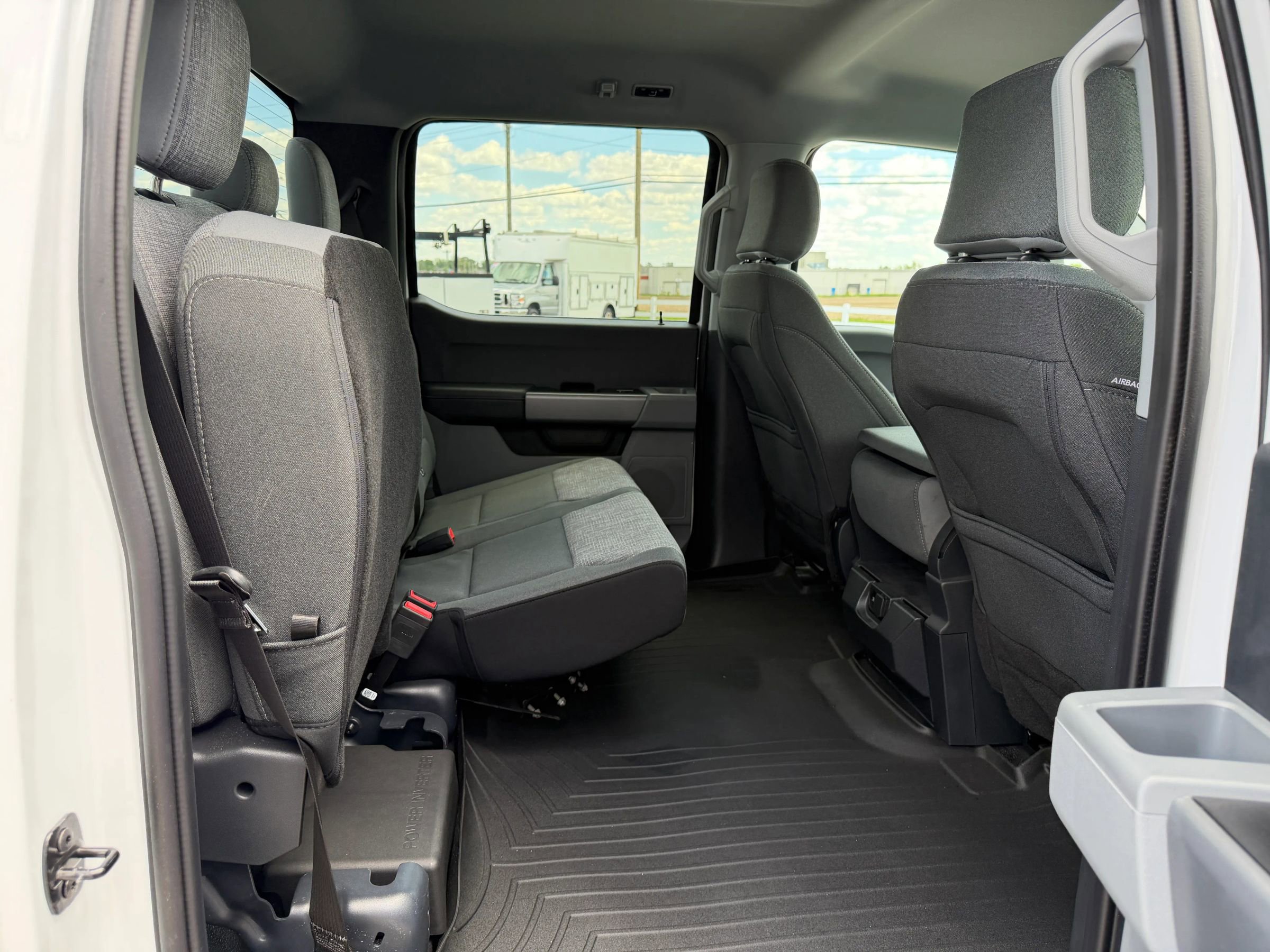 Used 2024 Ford F550 4x4 Crew Cab Super Duty w/ XLT Value Package image 30