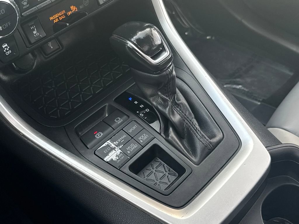 Used 2021 Toyota RAV4 XLE Premium image 23