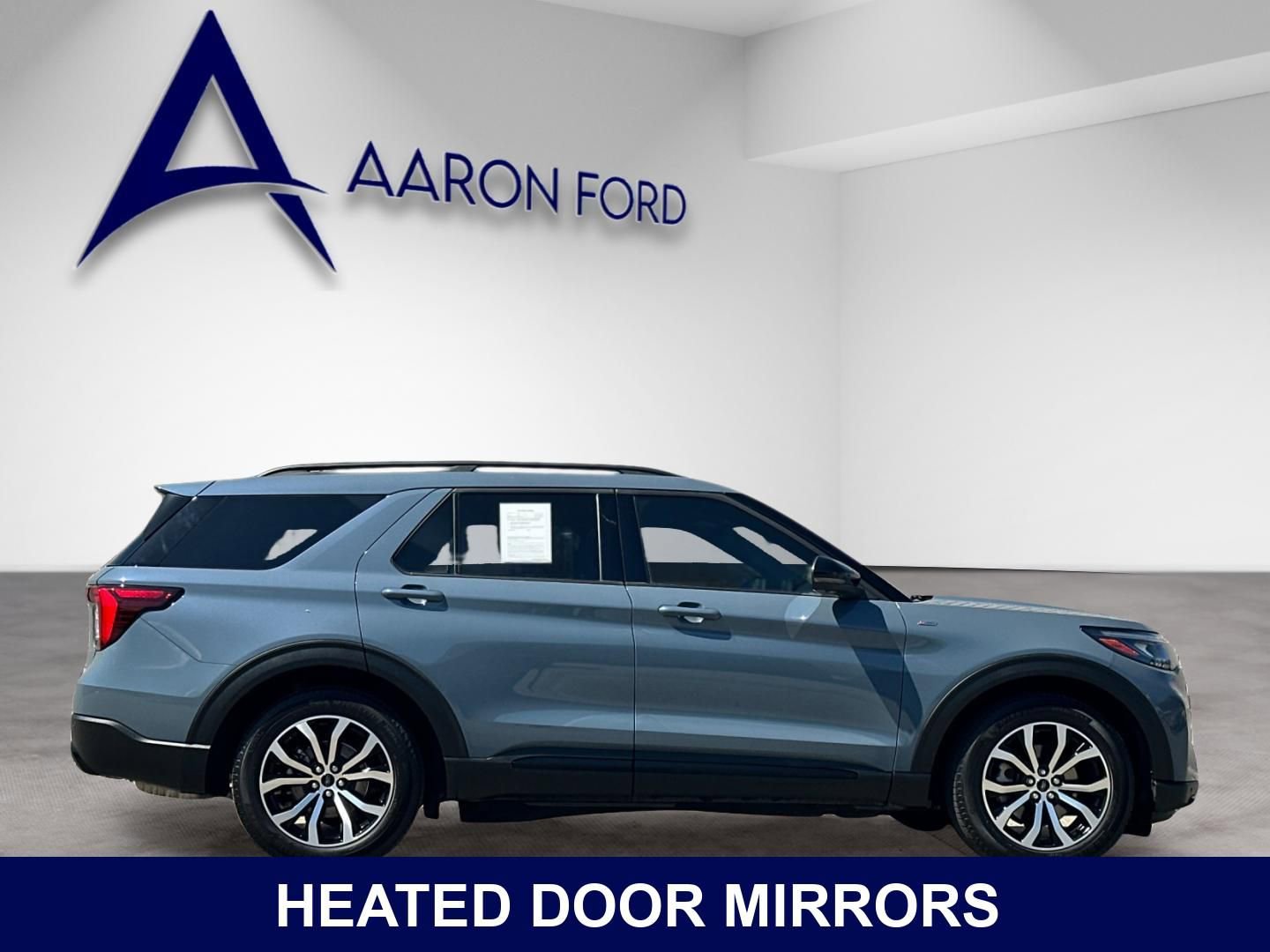 Used 2025 Ford Explorer ST-Line w/ Premium Package RWD image 7