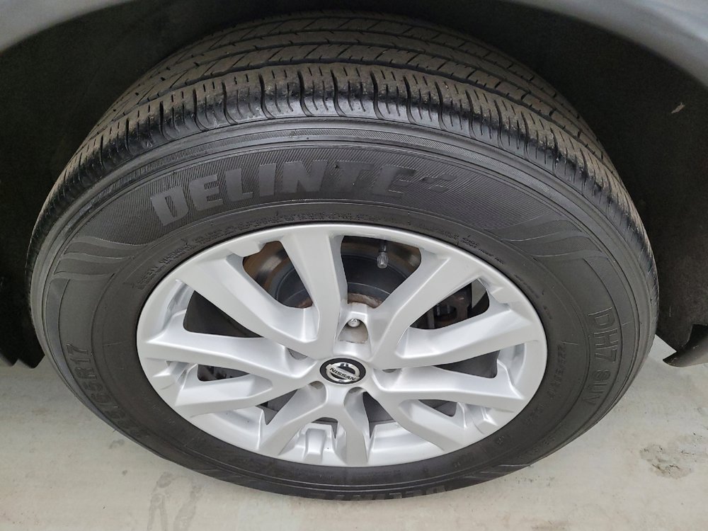 Used 2020 Nissan Rogue SV image 31