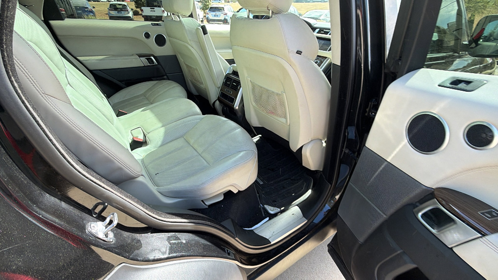 Used 2015 Land Rover Range Rover Sport HSE image 21