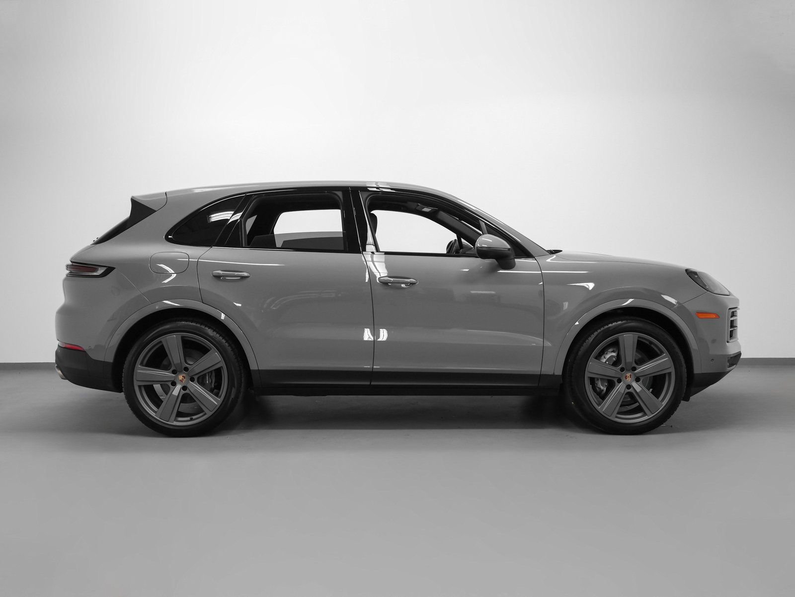 Certified 2025 Porsche Cayenne image 13