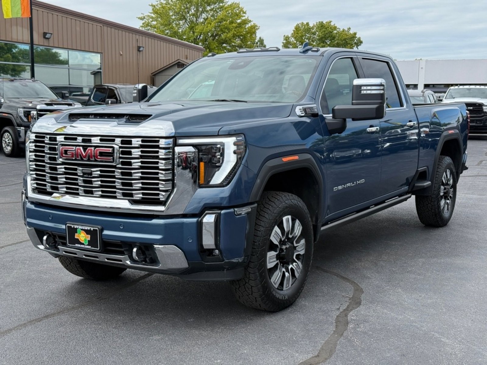Used 2024 GMC Sierra 2500 Denali w/ Technology Package image 4