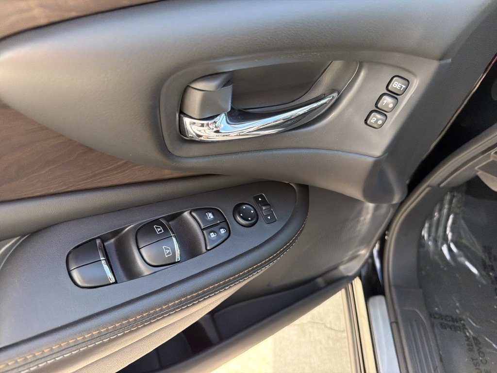 Used 2021 Nissan Murano Platinum w/ Cargo Package FWD image 20