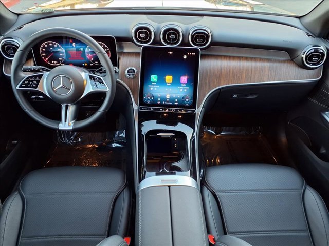 Used 2025 Mercedes-Benz GLC 300 image 4