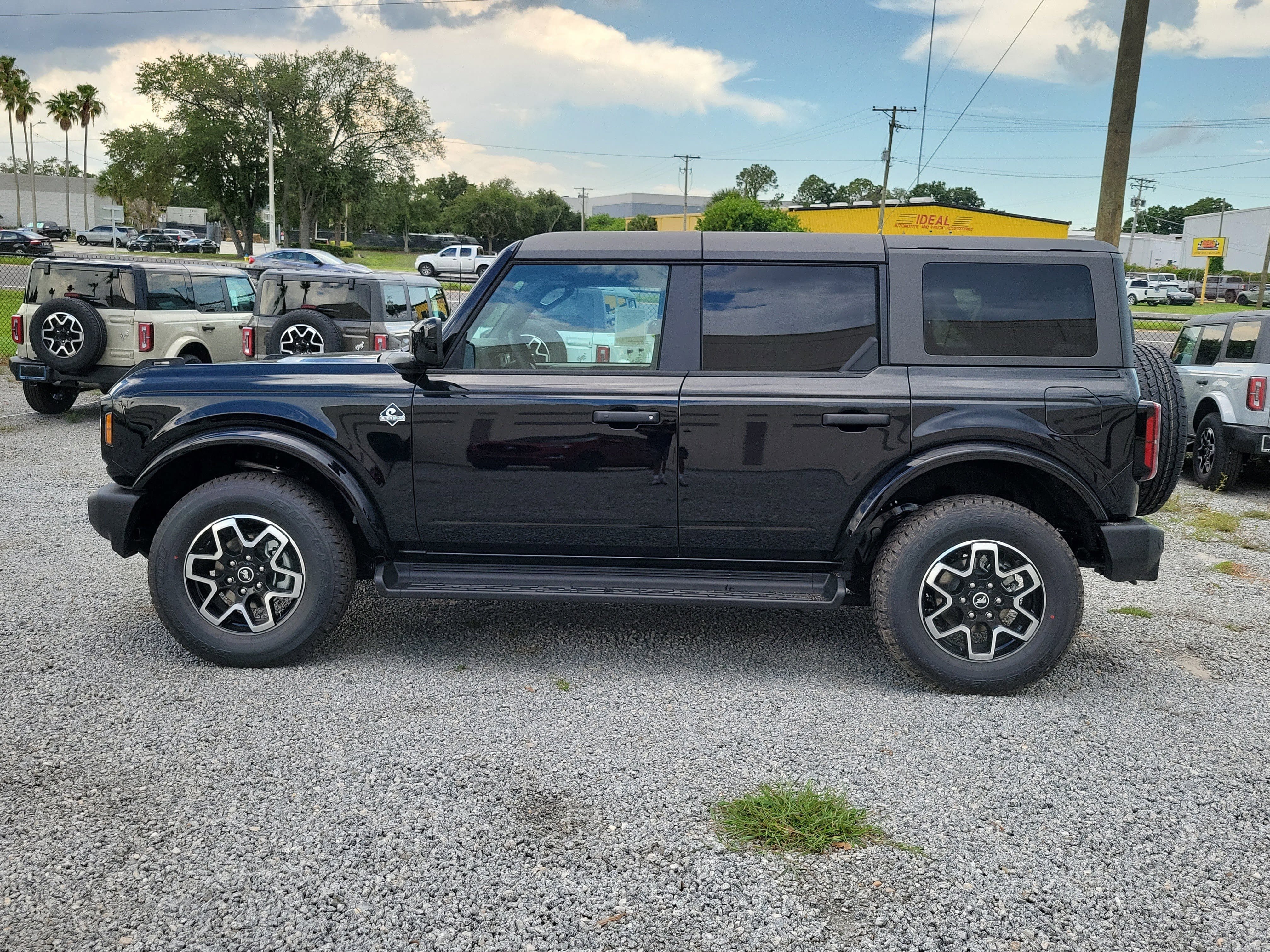 New 2026 Ford Bronco Outer Banks AWD/4WD image 7