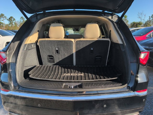 Used 2023 Acura MDX w/ Technology Package FWD image 29