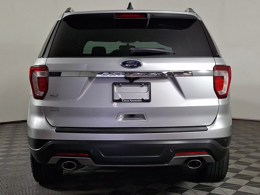 Used 2018 Ford Explorer XLT FWD image 8