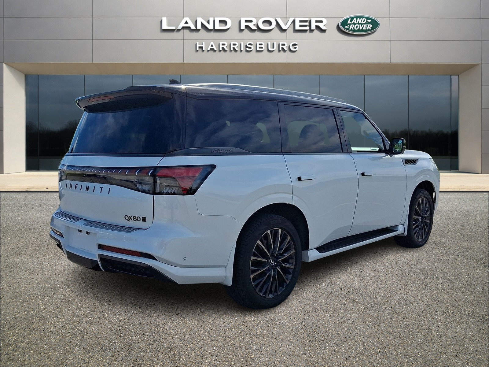 Used 2025 INFINITI QX80 Autograph w/ Premium Cargo Package AWD/4WD image 4