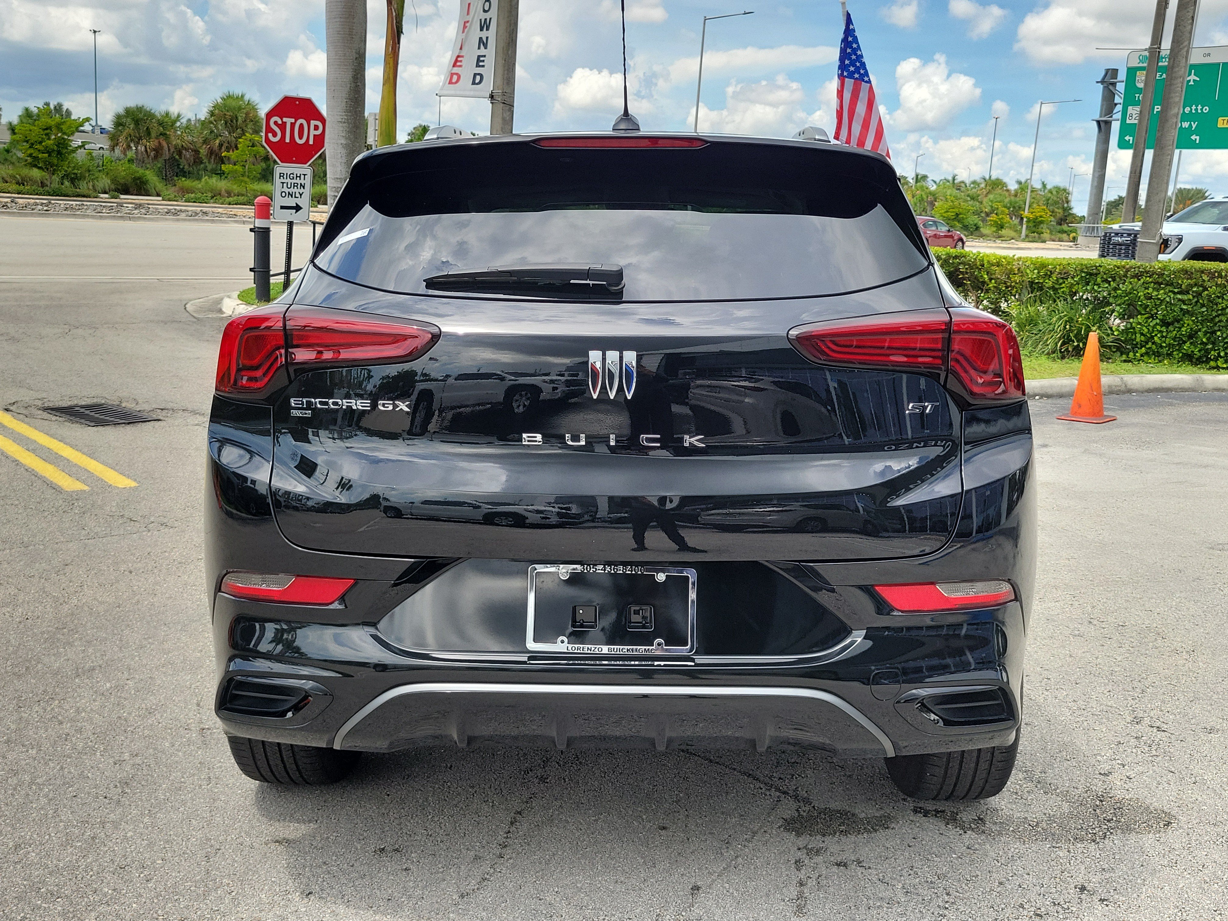 Used 2024 Buick Encore GX Sport Touring AWD/4WD image 6