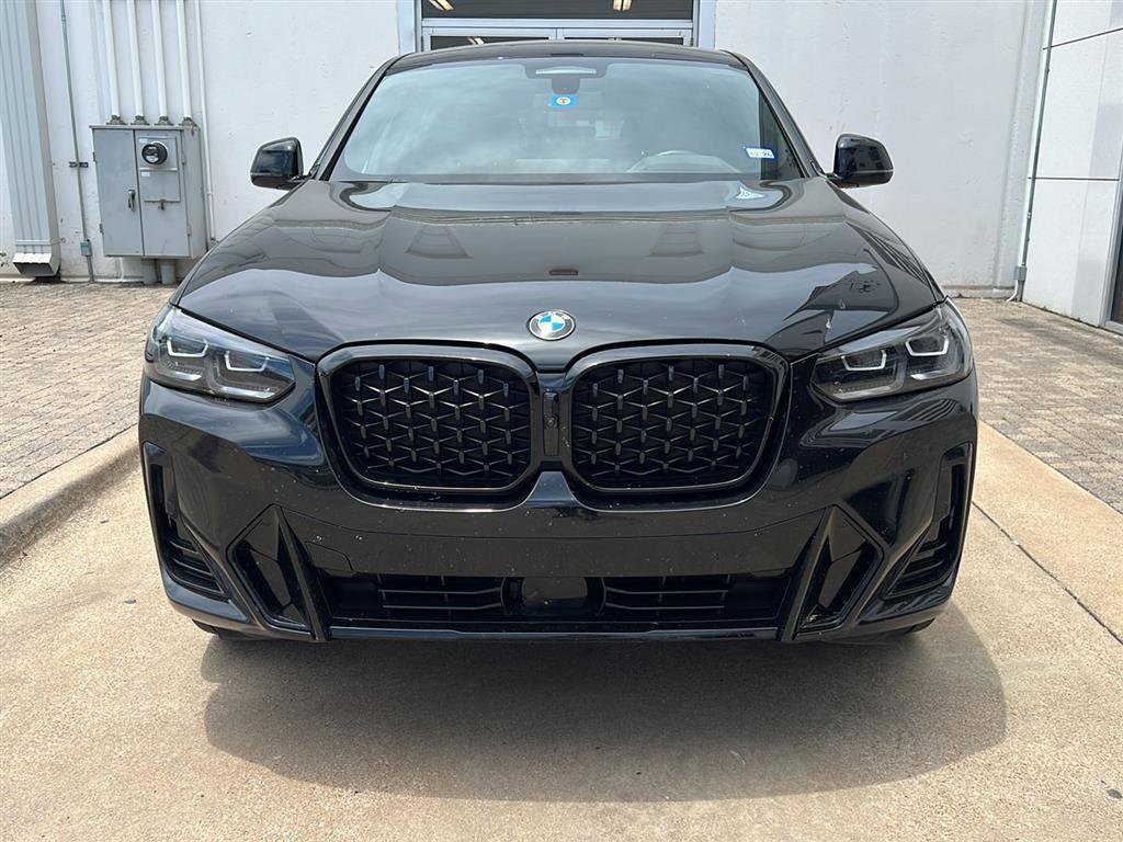 Certified 2024 BMW X4 xDrive30i w/ Premium Package AWD/4WD image 3