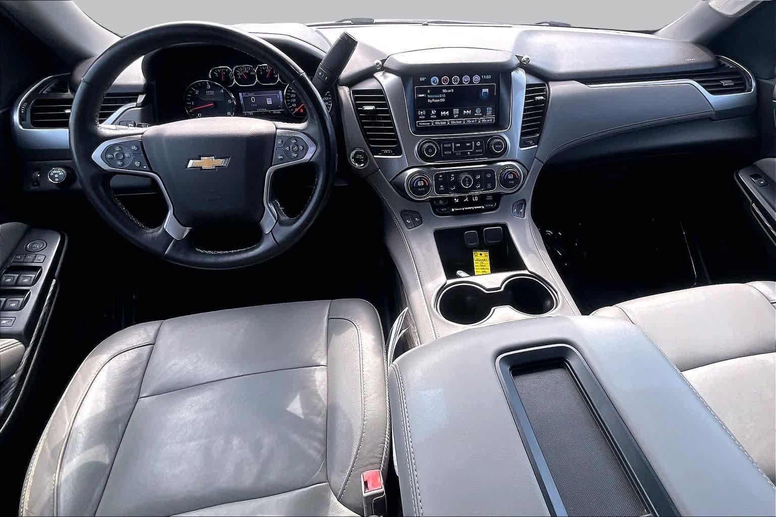 Used 2018 Chevrolet Suburban LT RWD image 16