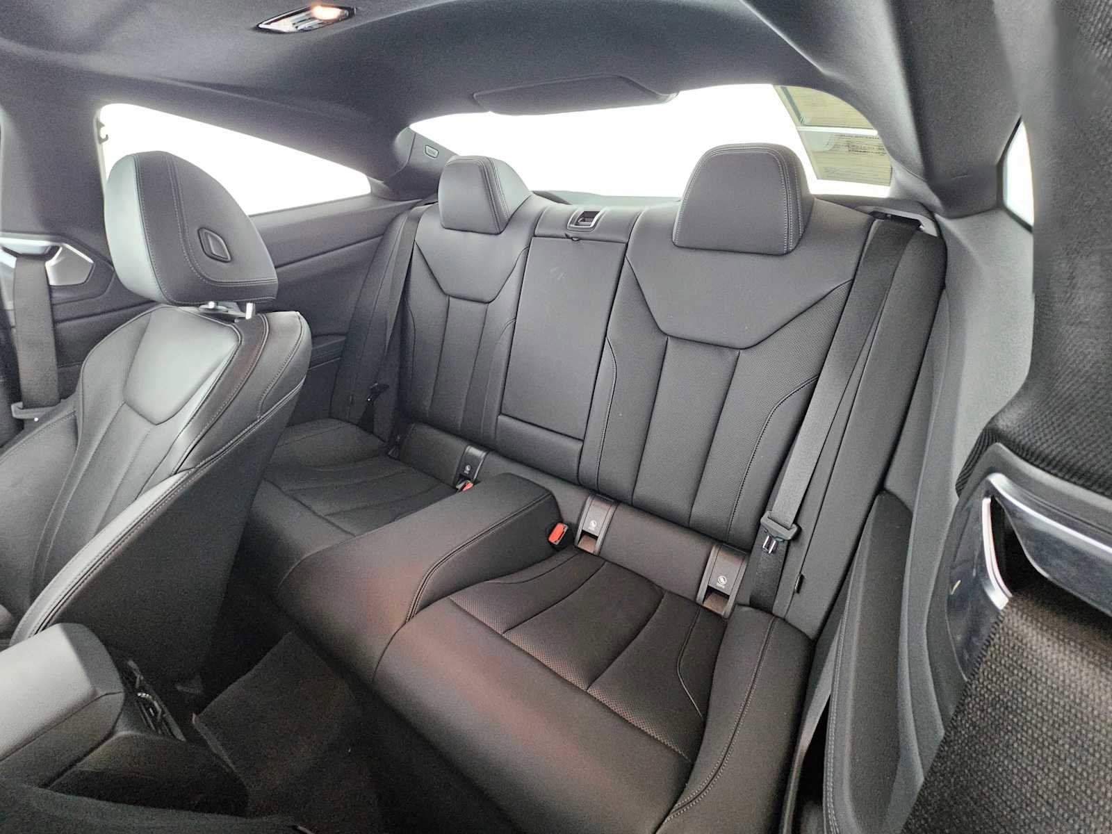 Used 2025 BMW 430i Coupe w/ Premium Package image 18