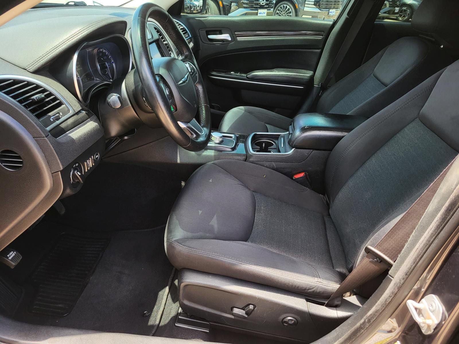 Used 2019 Chrysler 300 Touring w/ Sport Appearance Package RWD image 16