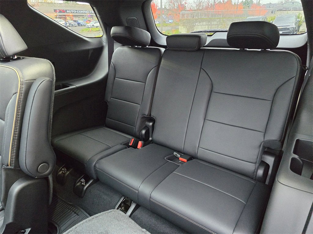 New 2026 Chevrolet Traverse High Country w/ LPO, Floor Liner Package image 19