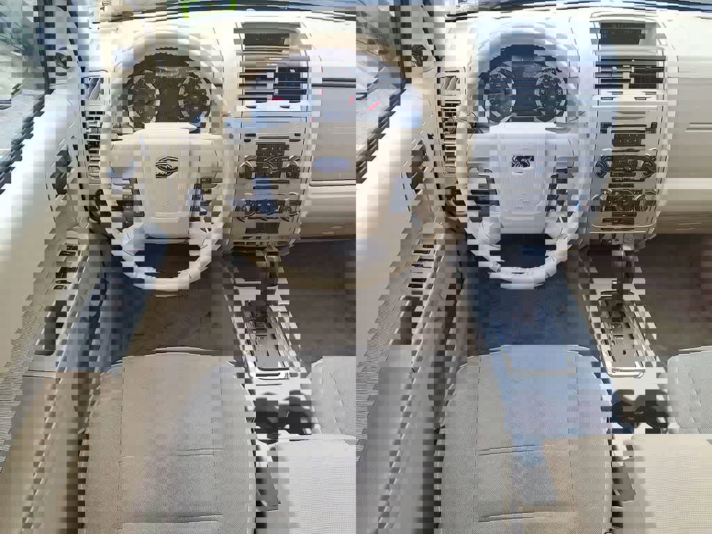 Used 2010 Ford Escape XLT image 21