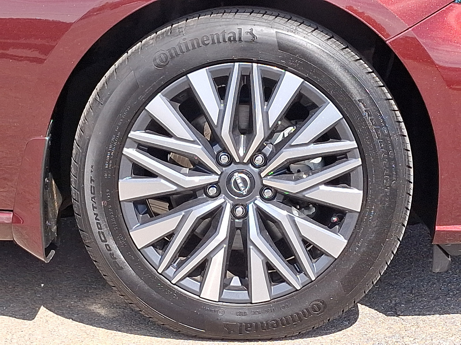 Used 2024 Nissan Altima 2.5 SV w/ SV Premium Package FWD image 10