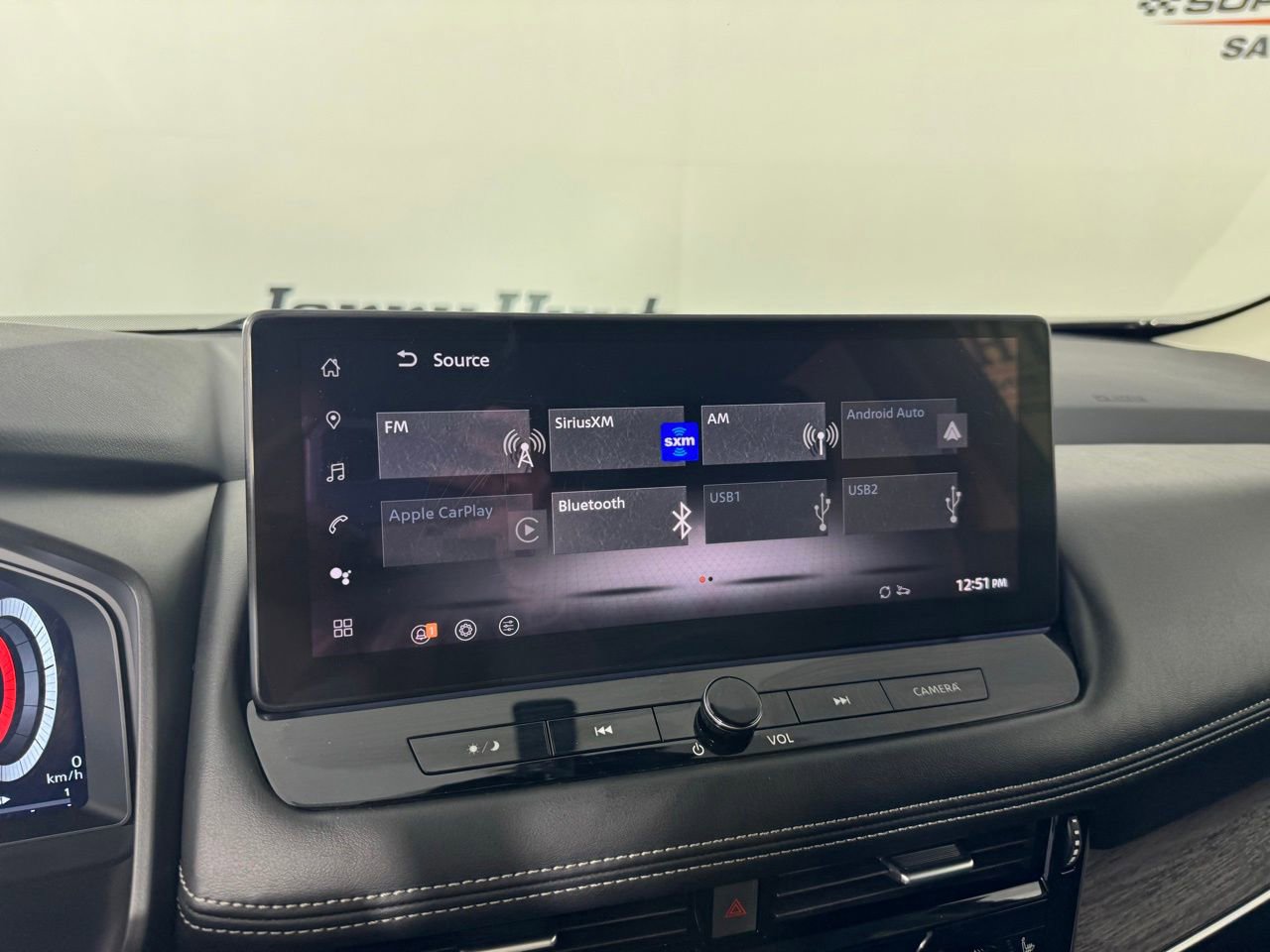 Used 2025 Nissan Rogue Platinum image 17