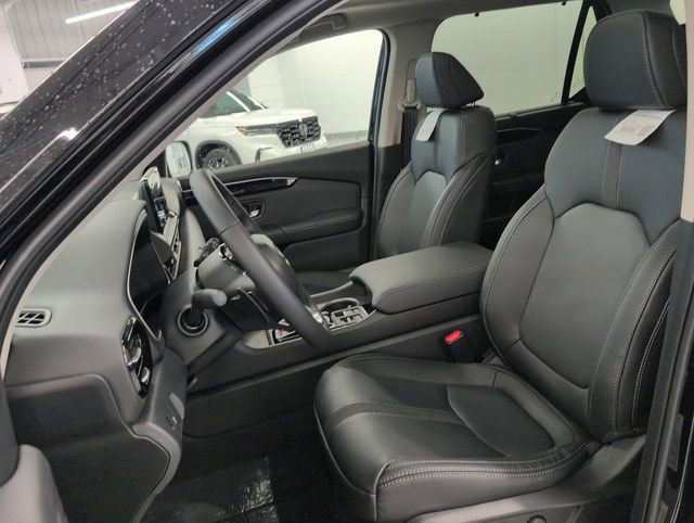 New 2025 Honda Pilot Touring image 19