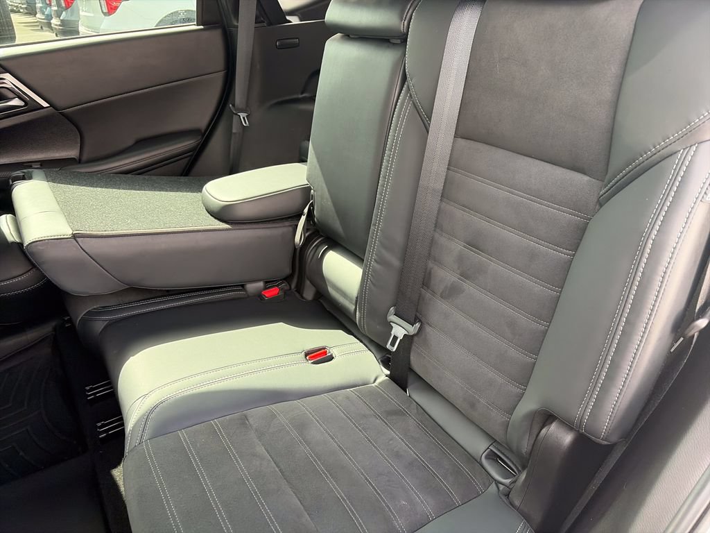 Used 2022 Mitsubishi Outlander SEL Black Edition FWD image 29