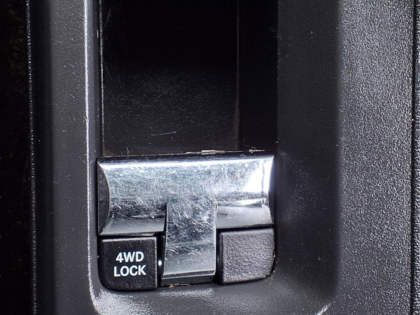 Used 2015 Jeep Compass High Altitude image 25