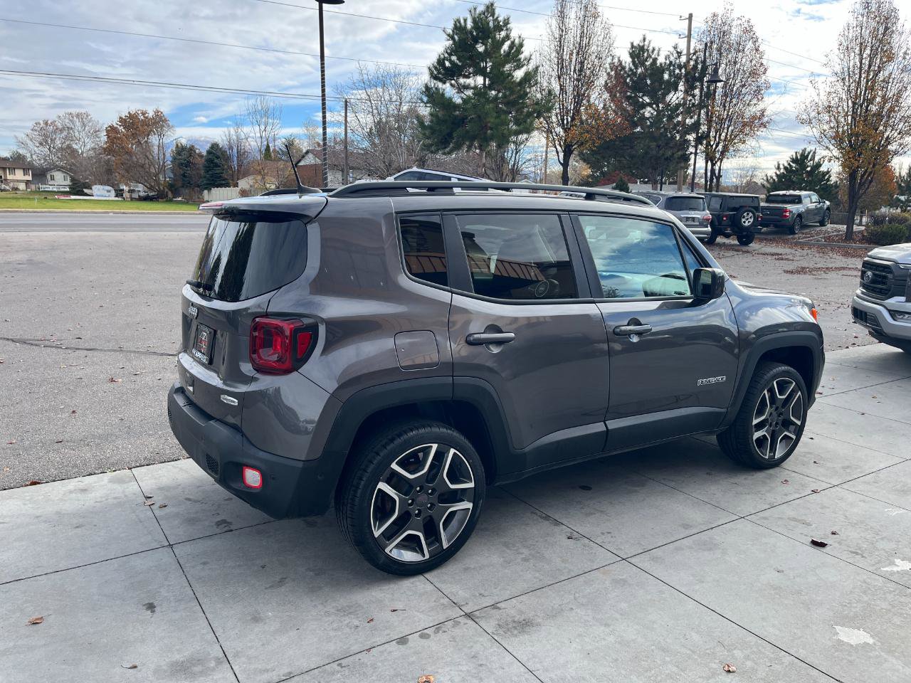 Used 2021 Jeep Renegade Latitude w/ Luxury Group I AWD/4WD image 25