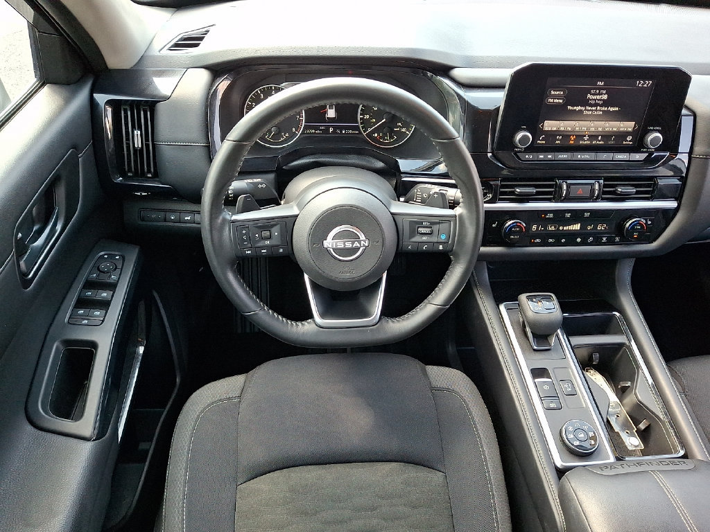 Used 2025 Nissan Pathfinder SV AWD/4WD image 11