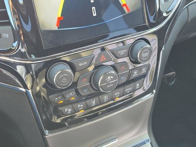 Used 2021 Jeep Grand Cherokee Overland w/ Trailer Tow Group IV image 24