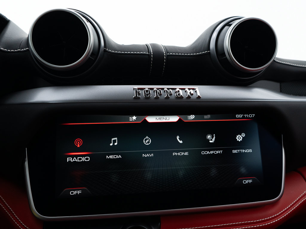 Used 2020 Ferrari Portofino RWD image 42