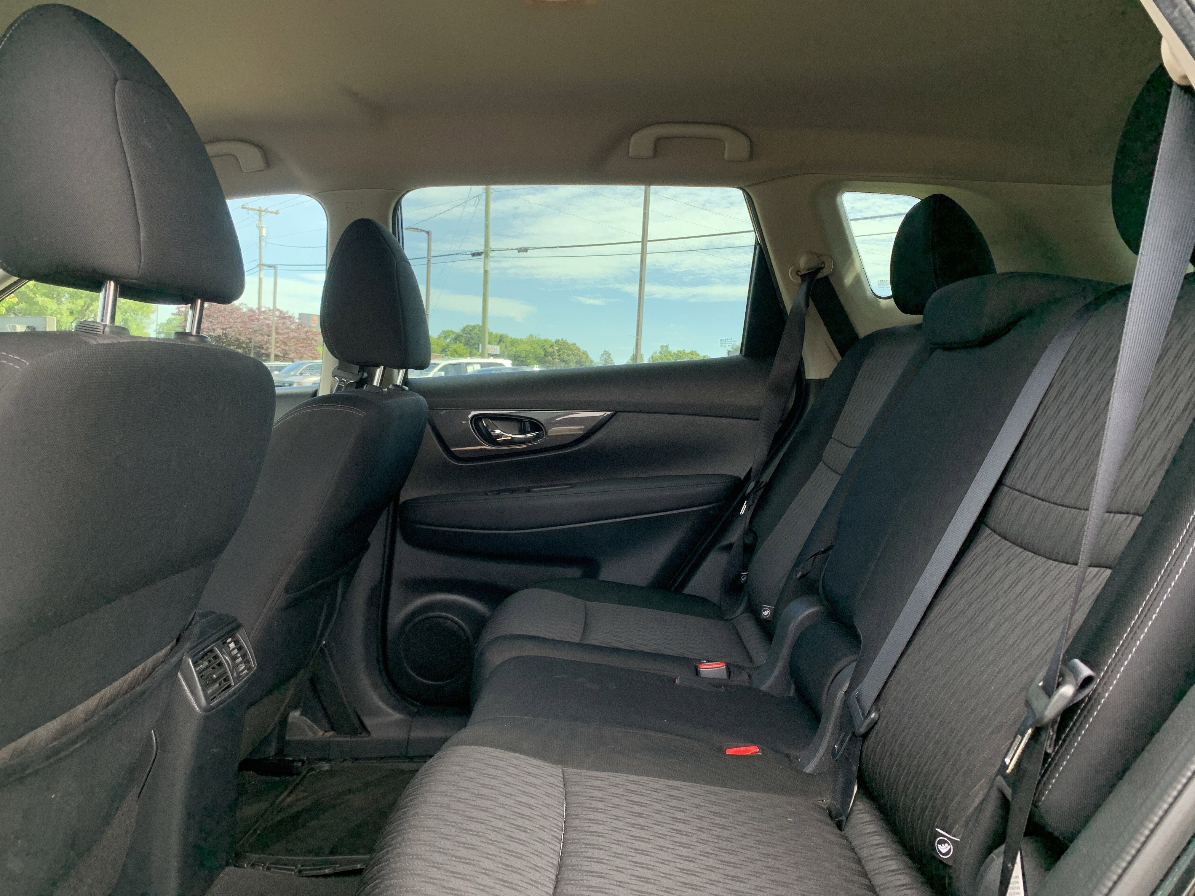 Used 2017 Nissan Rogue S FWD image 32