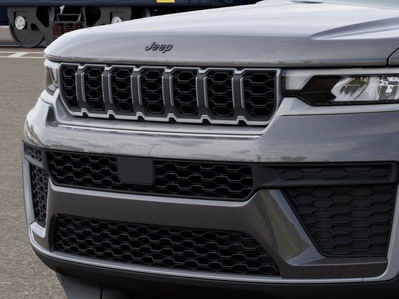 New 2026 Jeep Grand Cherokee Altitude image 11