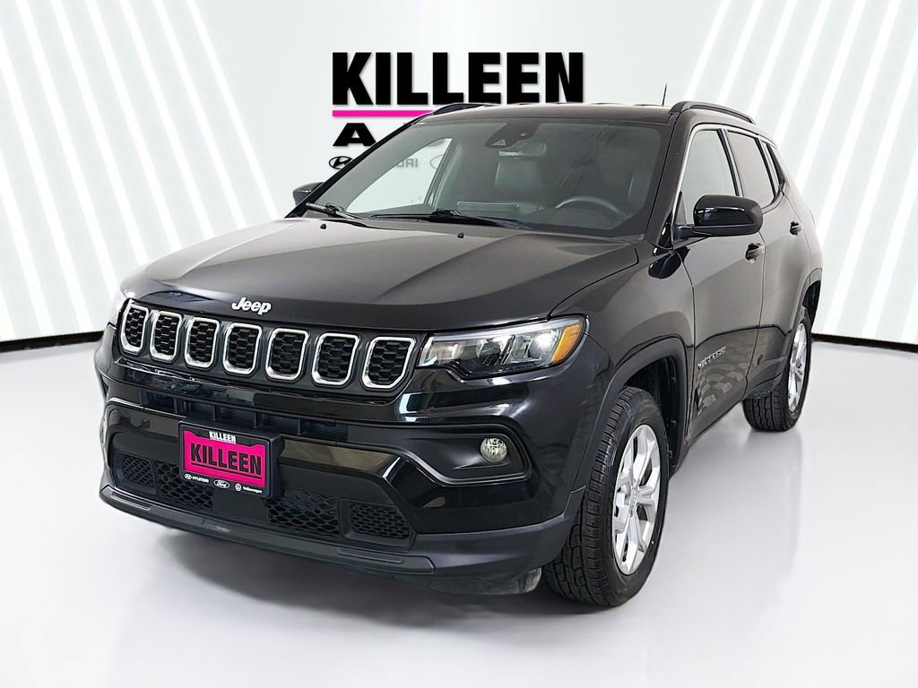 Used 2024 Jeep Compass Latitude image 3
