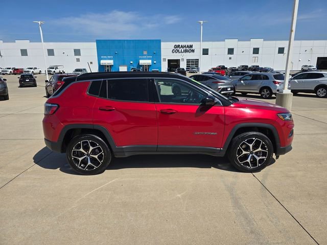 Used 2025 Jeep Compass Limited AWD/4WD image 16