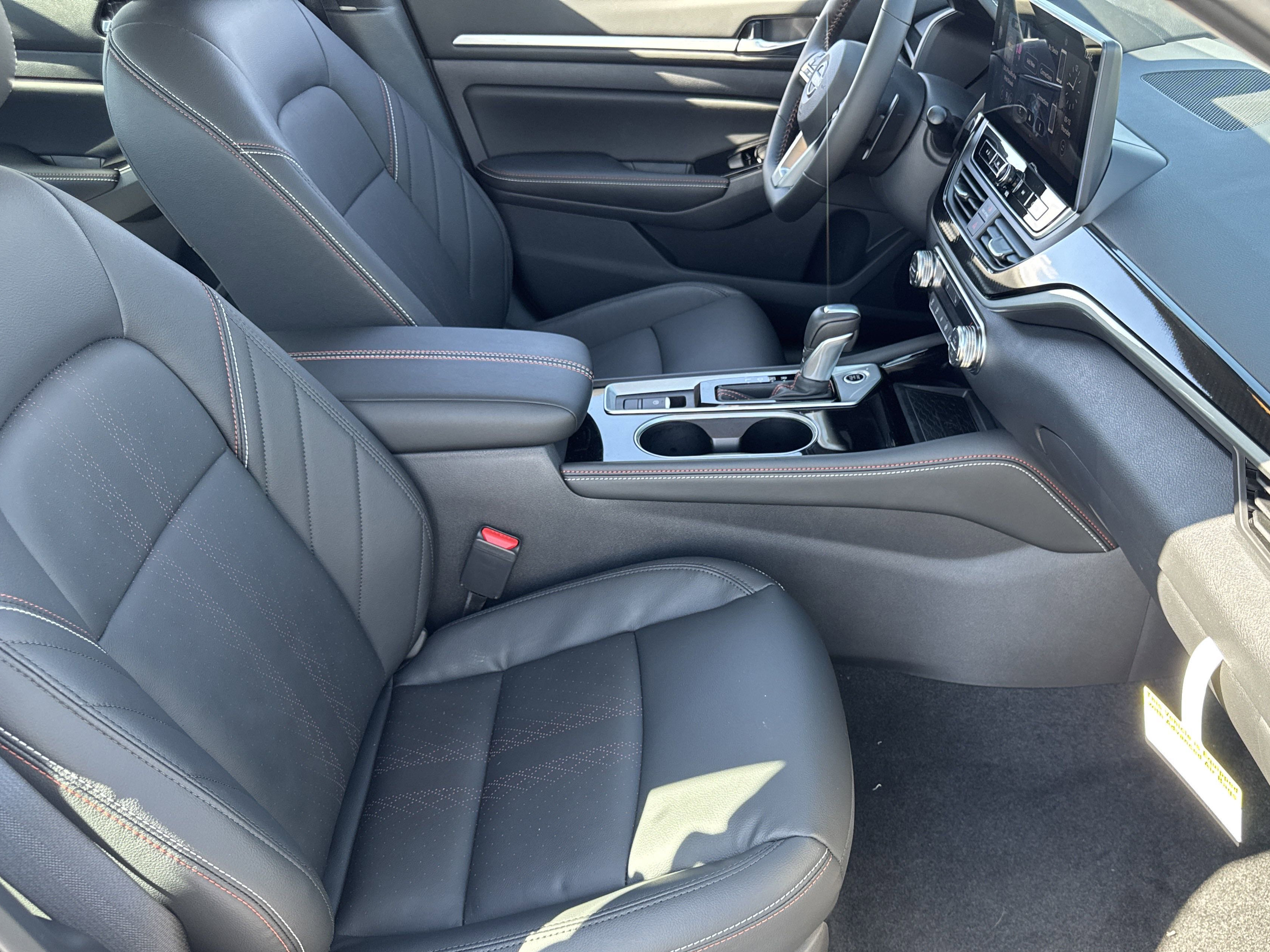 New 2025 Nissan Altima 2.5 SR w/ SR Premium Package AWD/4WD image 19