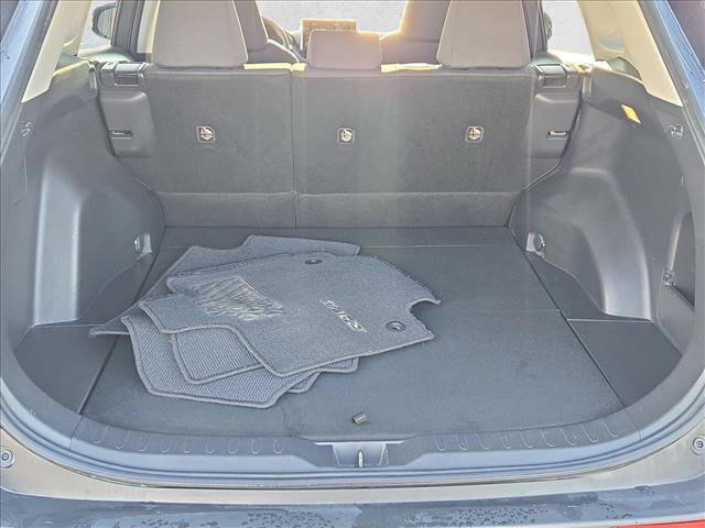 Used 2019 Toyota RAV4 XLE w/ Convenience Package FWD image 6