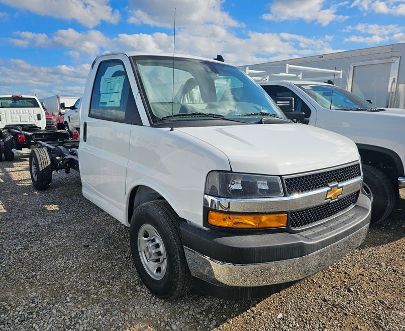 New 2024 Chevrolet Express 3500 w/ Power Convenience Package RWD image 3
